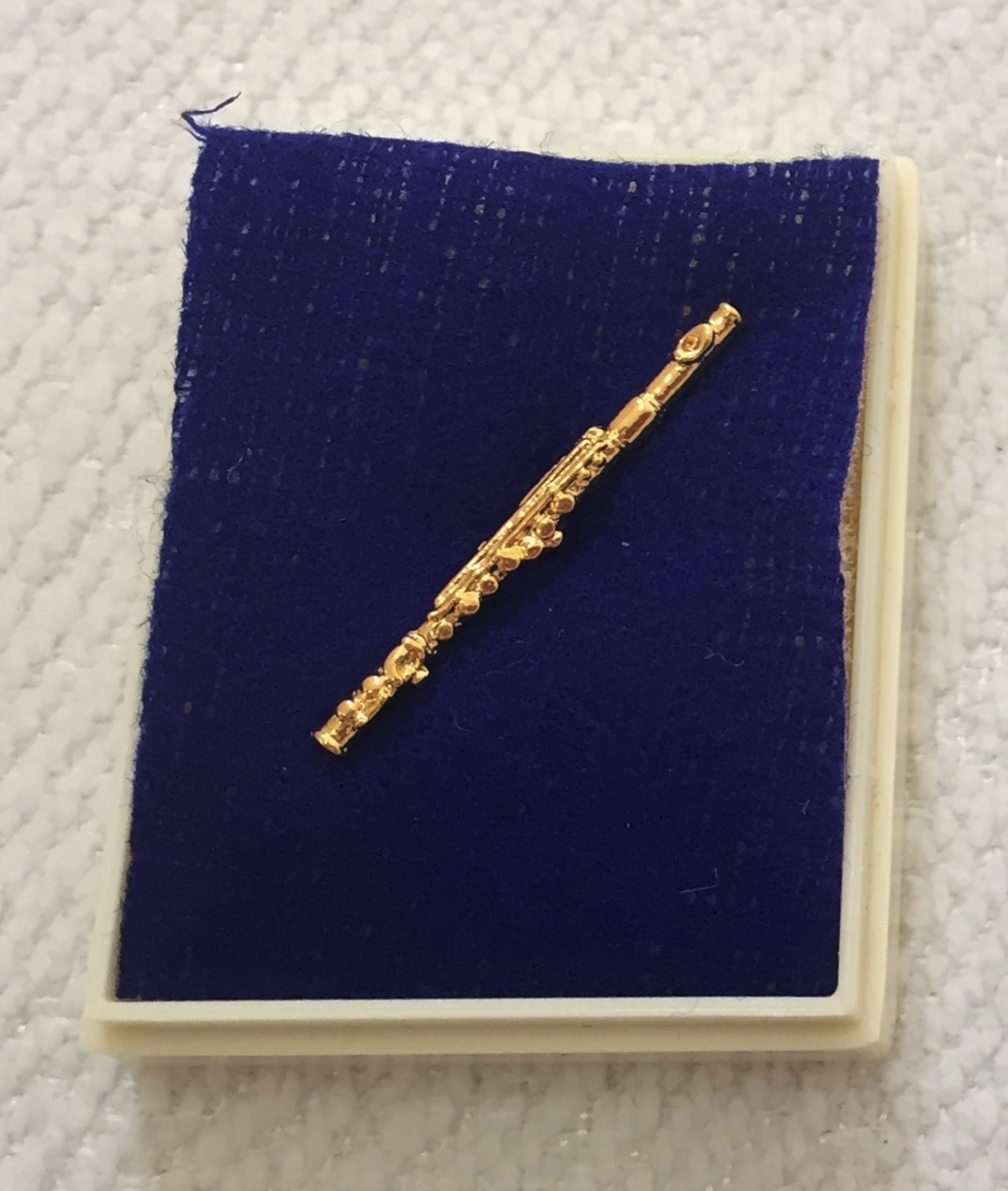 Altın Kaplama Flütlü Pin - 1